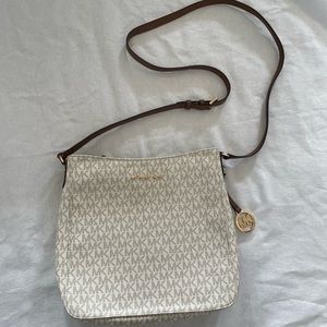 Michael Kors Large Messenger Crossbody Purse